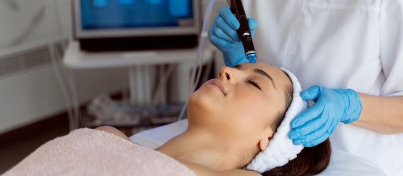 Medikal Cilt Bakımı İle Hydrafacial Arasındaki Fark Nedir?