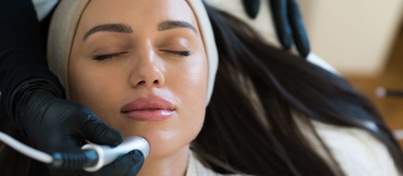 Medikal Cilt Bakım İle Hydrafacial Arasındaki Fark